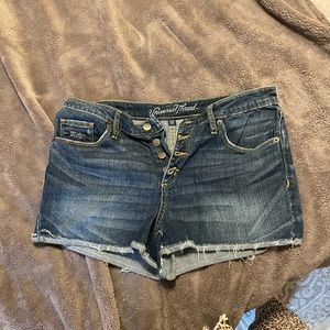 Universal thread shorts